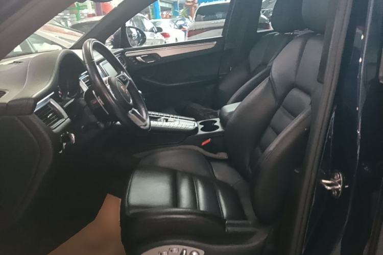 Used Porsche Macan 2017 Macan Turbo 3.6T Left Front Seat