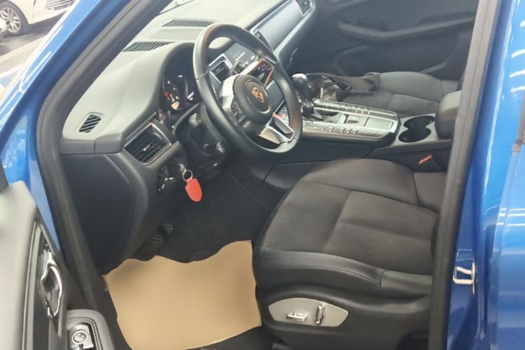 Used Porsche Macan 2017 Macan 2.0T Left Front Seat