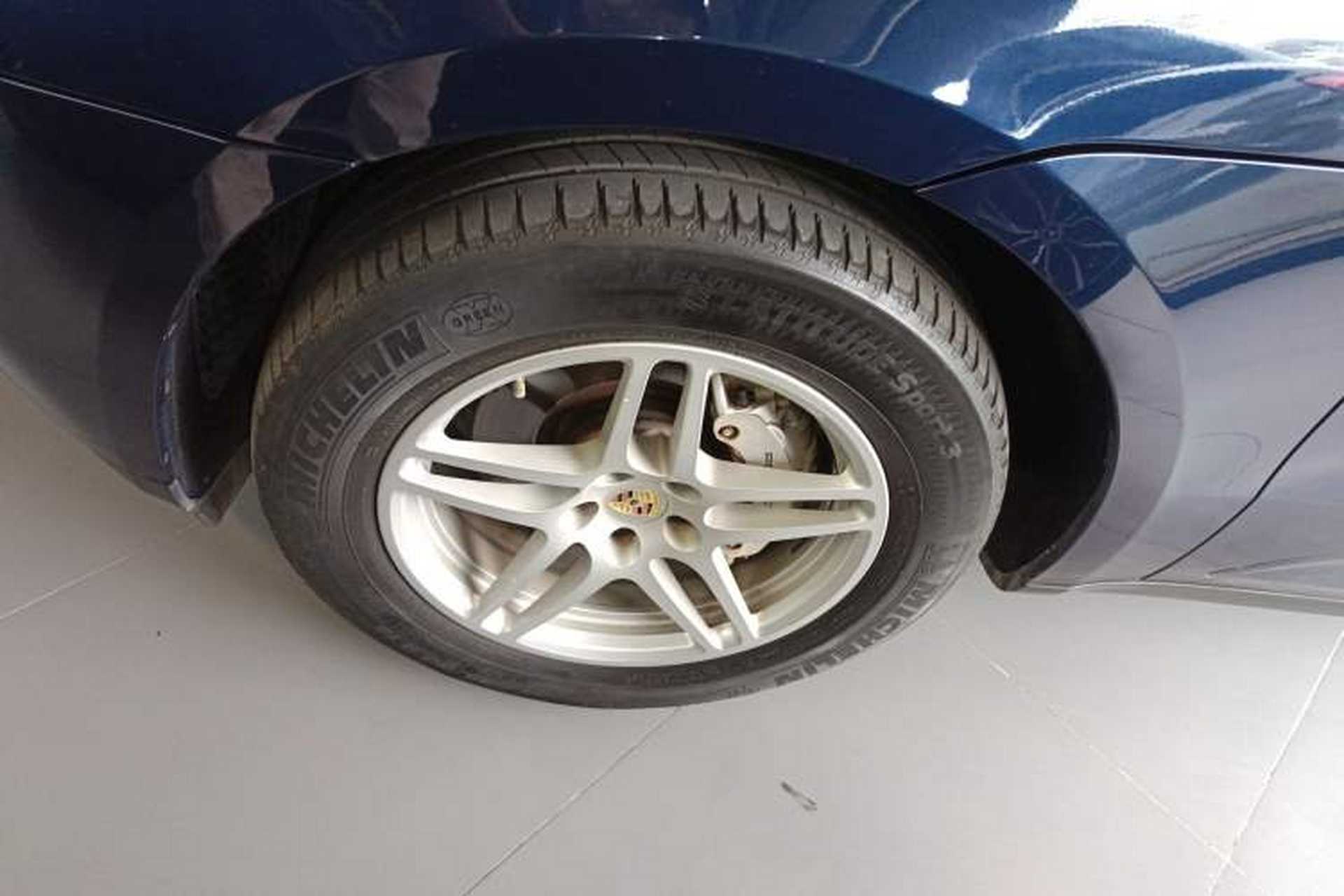 Used Porsche Macan 2017 Macan S 3.0T Left Front Wheel Hub
