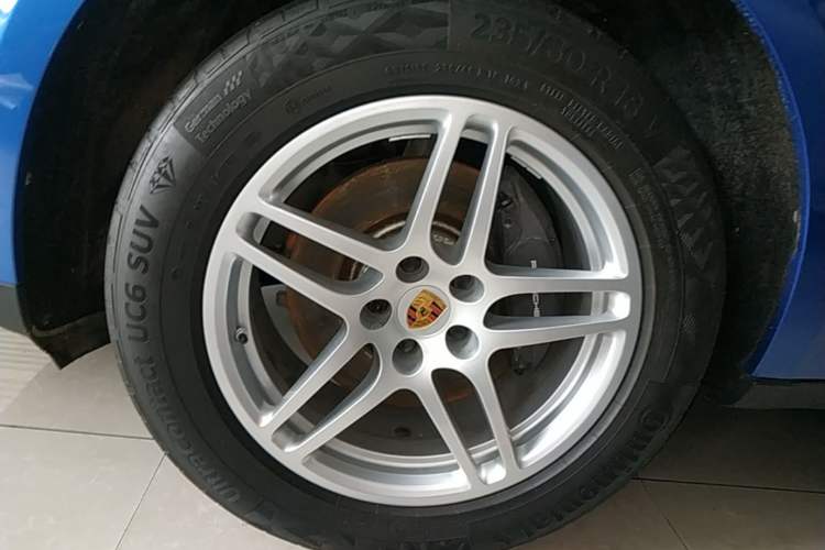 Used Porsche Macan 2017 Macan 2.0T Left Front Wheel Hub