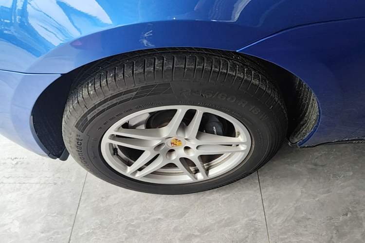 Used Porsche Macan 2017 Macan 2.0T Left Front Wheel Hub