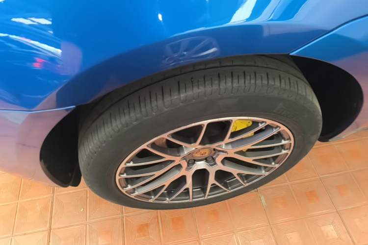 Used Porsche Macan 2017 Macan 2.0T Left Front Wheel Hub