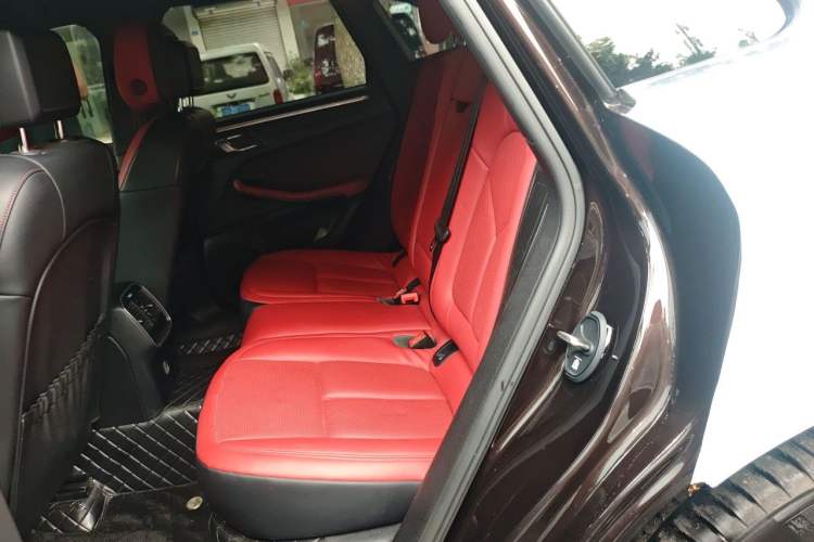 Used Porsche Macan 2017 Macan 2.0T Left Rear Seat