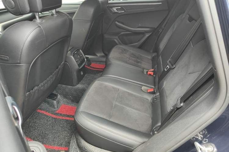 Used Porsche Macan 2017 Macan 2.0T Left Rear Seat