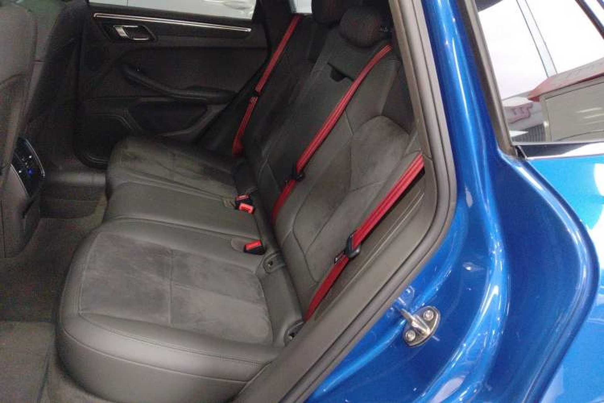 Used Porsche Macan 2017 Macan 2.0T Left Rear Seat