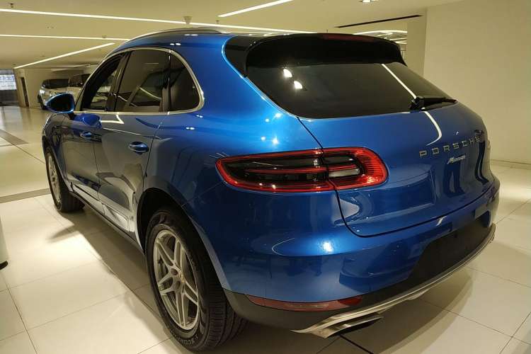 Used Porsche Macan 2017 Macan 2.0T Left Side