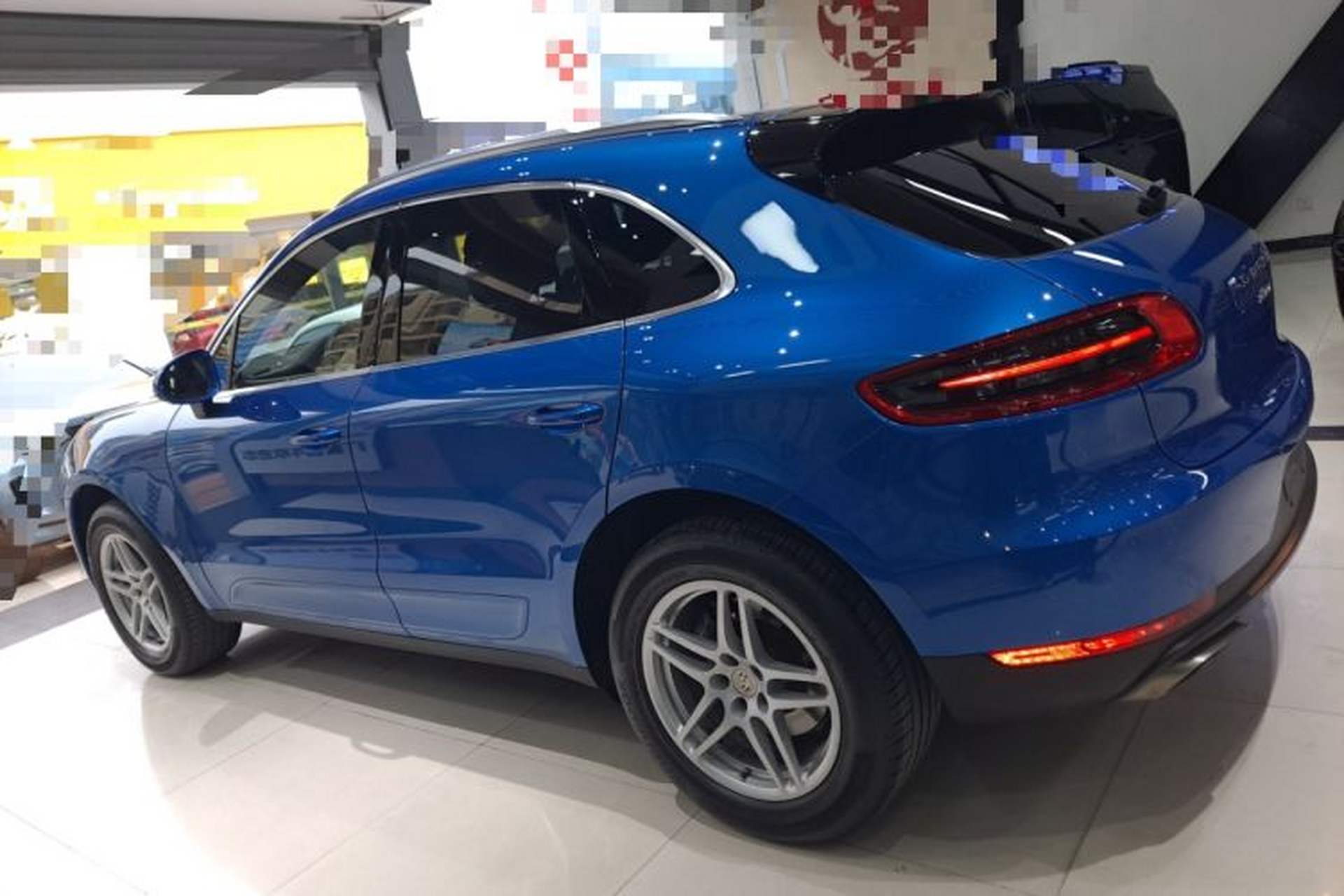 Used Porsche Macan 2017 Macan 2.0T Left Side