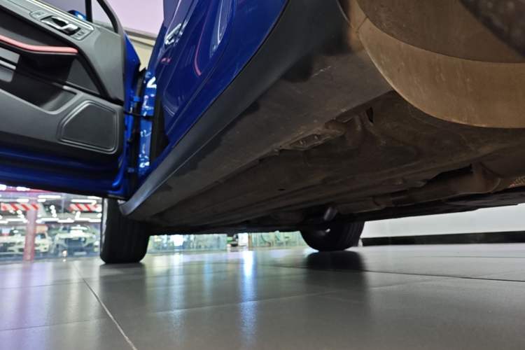 Used Porsche Macan 2017 Macan 2.0T Left Side Sill