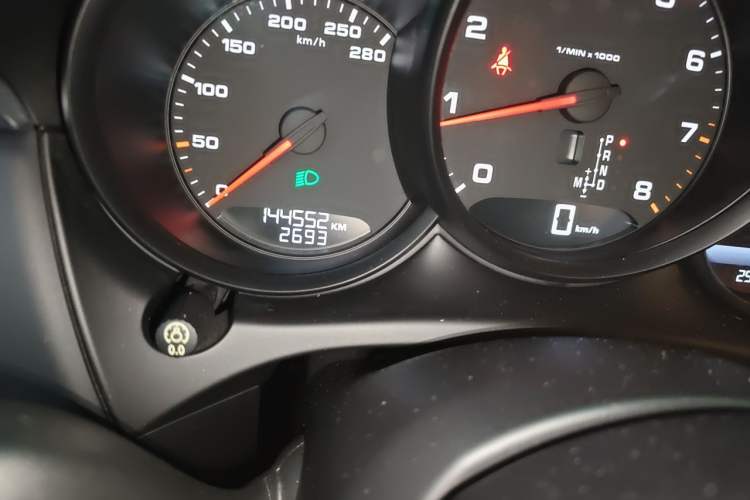 Used Porsche Macan 2017 Macan 2.0T Odometer Close Up