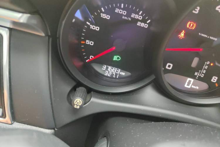 Used Porsche Macan 2017 Macan 2.0T Odometer Close Up