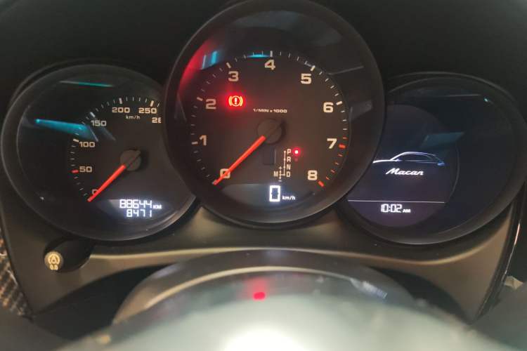 Used Porsche Macan 2017 Macan 2.0T Odometer Close Up