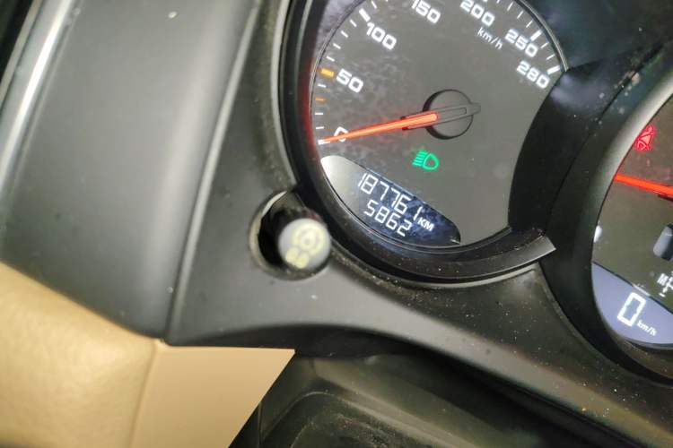 Used Porsche Macan 2017 Macan 2.0T Odometer Close Up