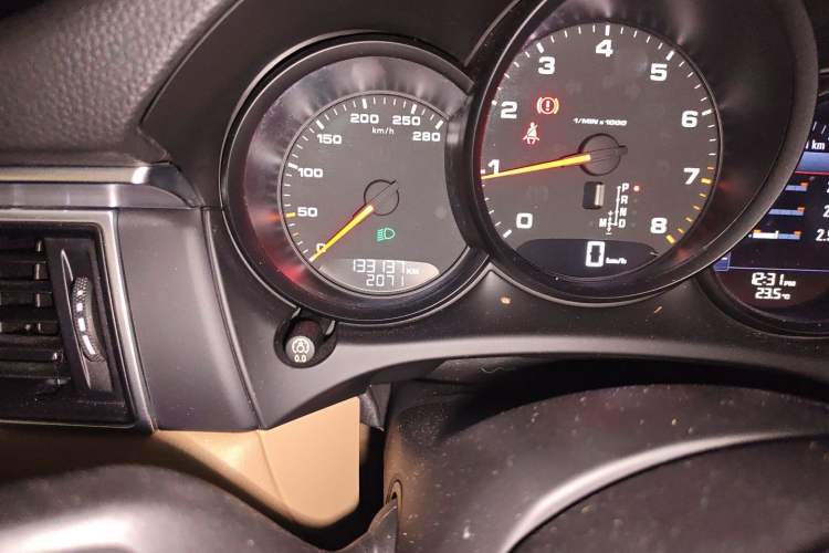 Used Porsche Macan 2017 Macan 2.0T Odometer Close Up