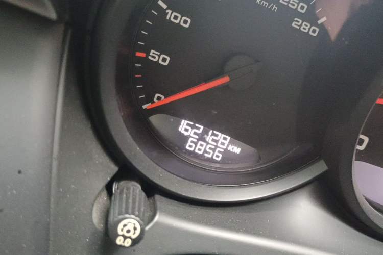 Used Porsche Macan 2017 Macan 2.0T Odometer Close Up