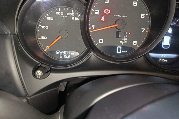 Used Porsche Macan 2017 Macan 2.0T Odometer Close Up