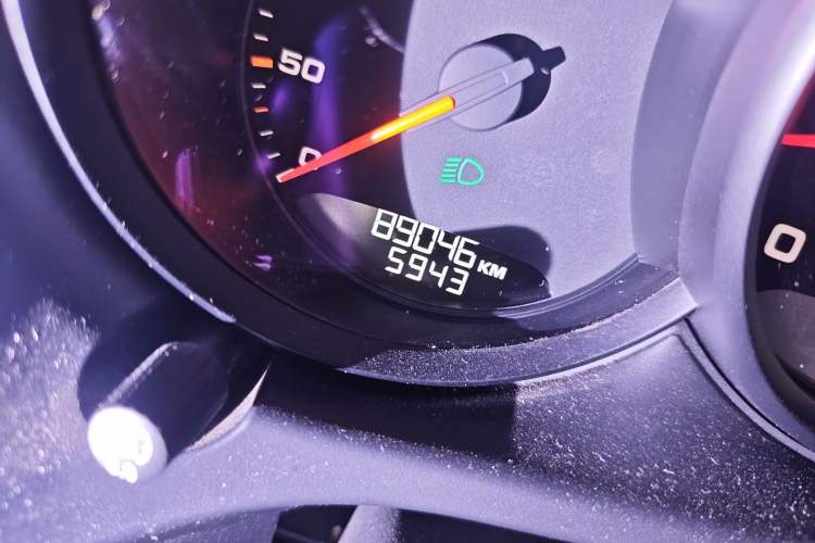 Used Porsche Macan 2017 Macan 2.0T Odometer Close Up