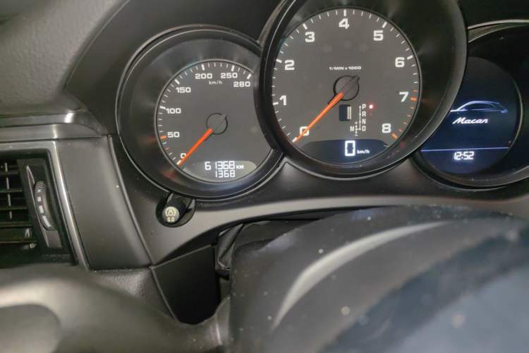 Used Porsche Macan 2017 Macan 2.0T Odometer Close Up