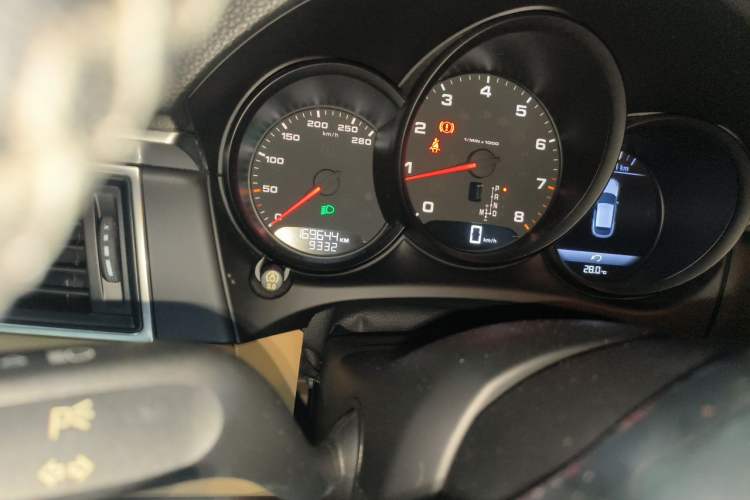 Used Porsche Macan 2017 Macan 2.0T Odometer Close Up