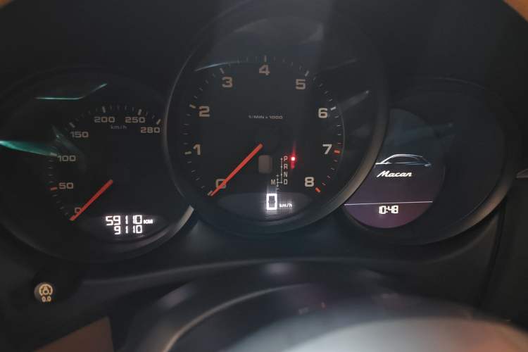 Used Porsche Macan 2017 Macan 2.0T Odometer Close Up
