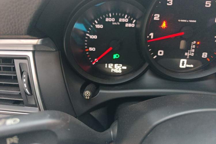 Used Porsche Macan 2017 Macan 2.0T Odometer Close Up
