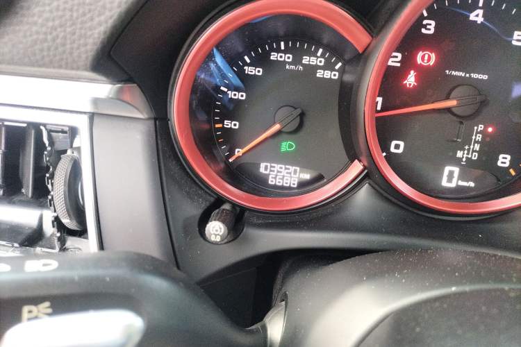 Used Porsche Macan 2017 Macan 2.0T Odometer Close Up