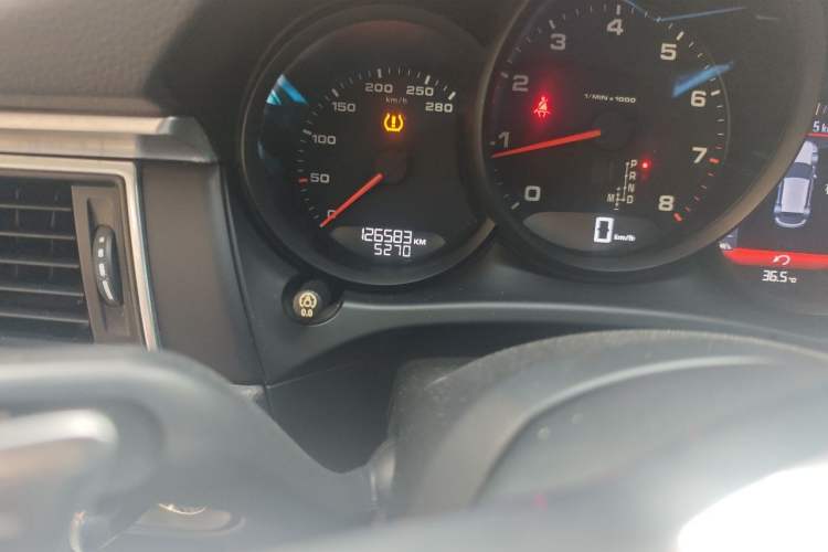 Used Porsche Macan 2017 Macan 2.0T Odometer Close Up