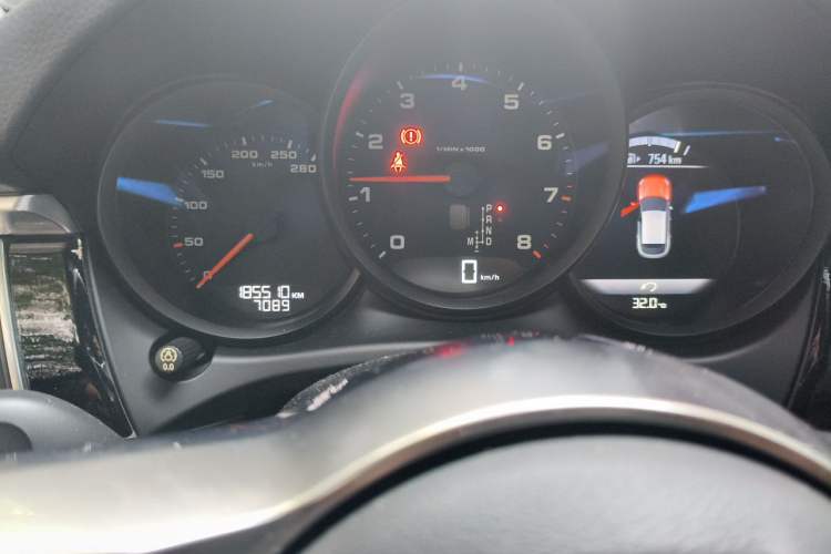 Used Porsche Macan 2017 Macan 2.0T Odometer Close Up