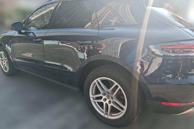 Used Porsche Macan 2017 Macan 2.0T Rear Left 45 Deg