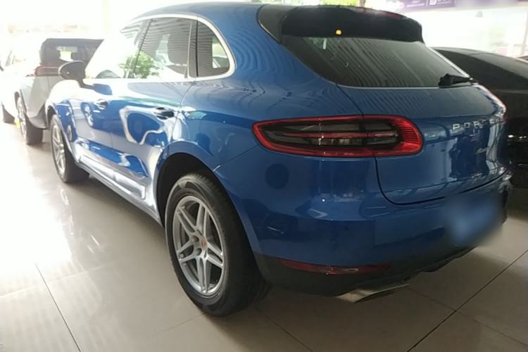 Used Porsche Macan 2017 Macan 2.0T Rear Left 45 Deg