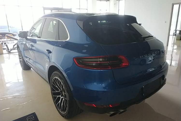 Used Porsche Macan 2017 Macan S 3.0T Rear Left 45 Deg