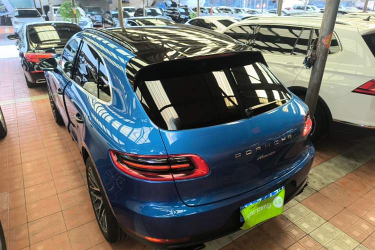 Used Porsche Macan 2017 Macan 2.0T Rear Left 45 Deg