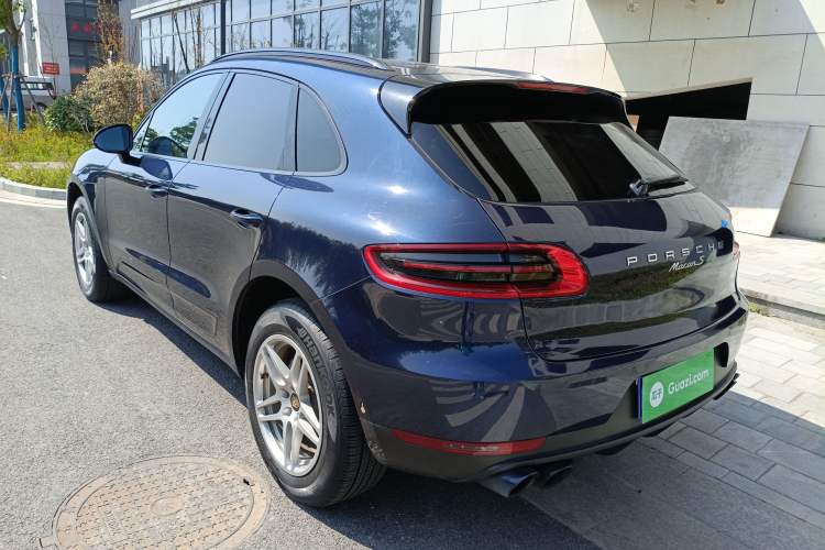 Used Porsche Macan 2017 Macan 2.0T Rear Left 45 Deg