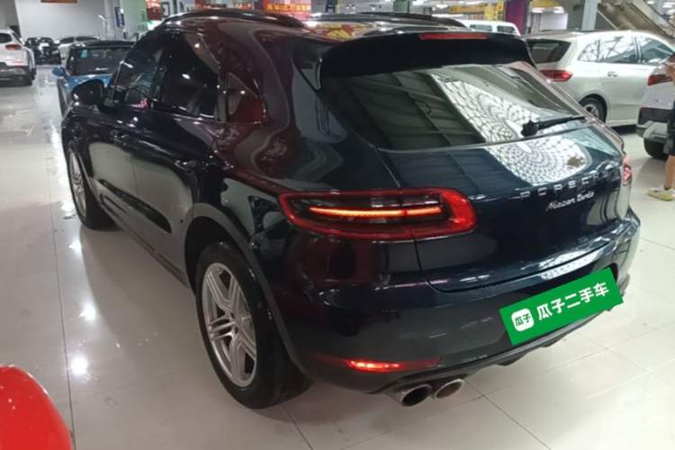 Used Porsche Macan 2017 Macan Turbo 3.6T Rear Left 45 Deg