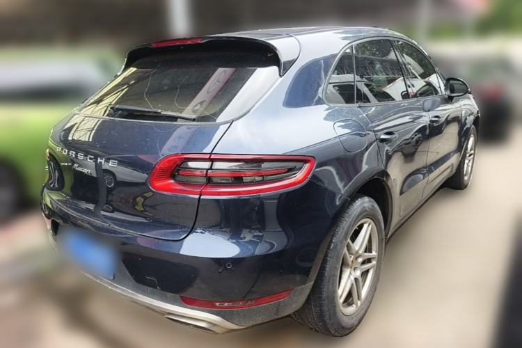 Used Porsche Macan 2017 Macan 2.0T Rear Right 45 Deg
