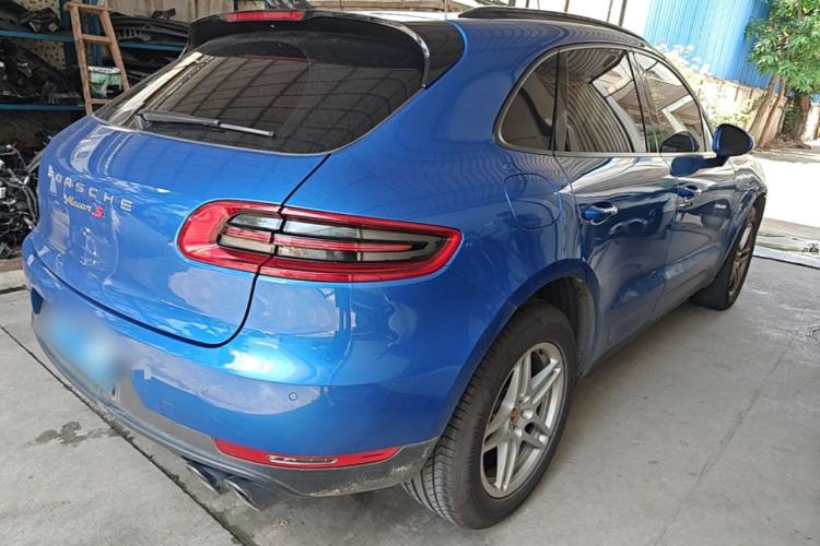 Used Porsche Macan 2017 Macan 2.0T Rear Right 45 Deg