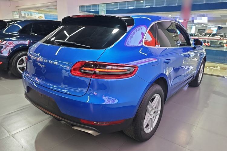 Used Porsche Macan 2017 Macan 2.0T Rear Right 45 Deg