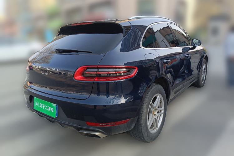 Used Porsche Macan 2017 Macan 2.0T Rear Right 45 Deg