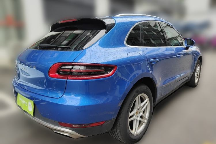 Used Porsche Macan 2017 Macan 2.0T Rear Right 45 Deg