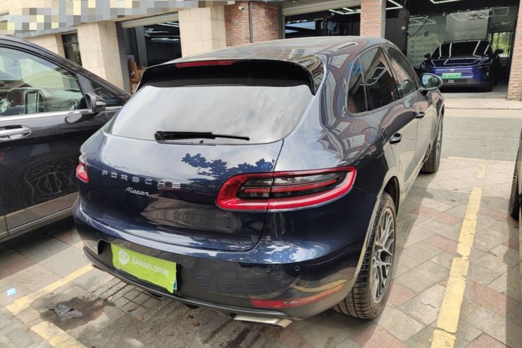 Used Porsche Macan 2017 Macan 2.0T Rear Right 45 Deg
