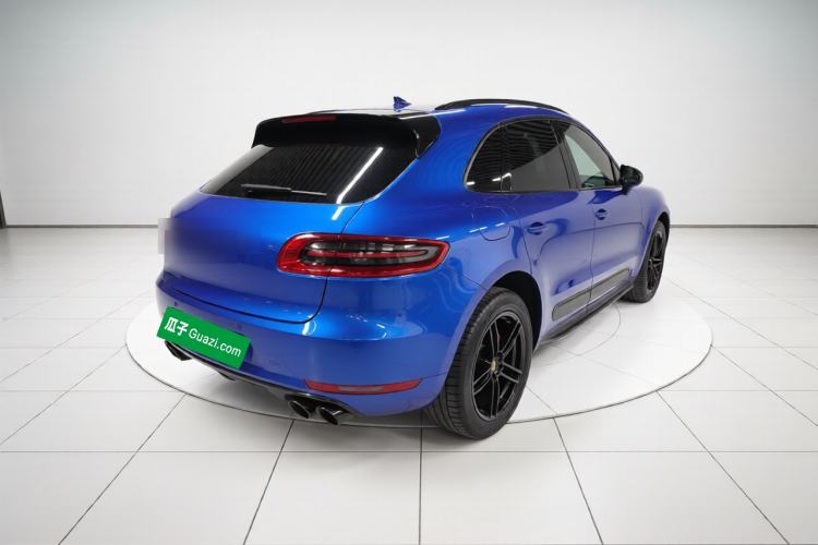 Used Porsche Macan 2017 Macan 2.0T Rear Right 45 Deg