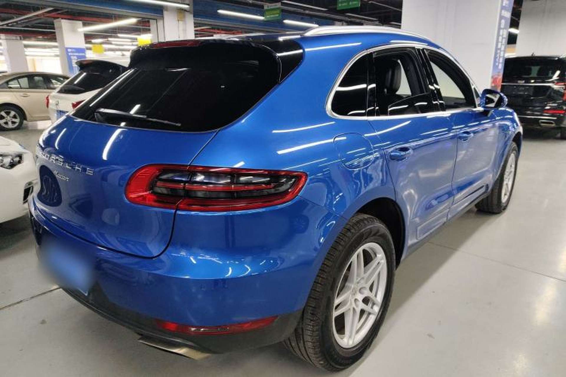 Used Porsche Macan 2017 Macan 2.0T Rear Right 45 Deg