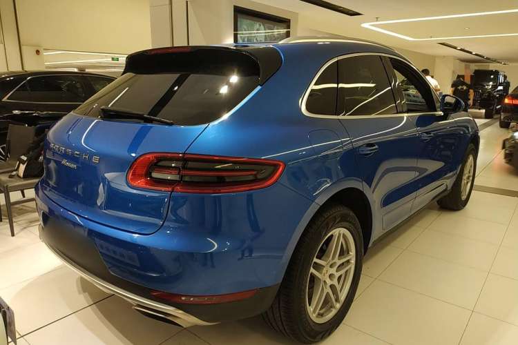 Used Porsche Macan 2017 Macan 2.0T Rear Right 45 Deg