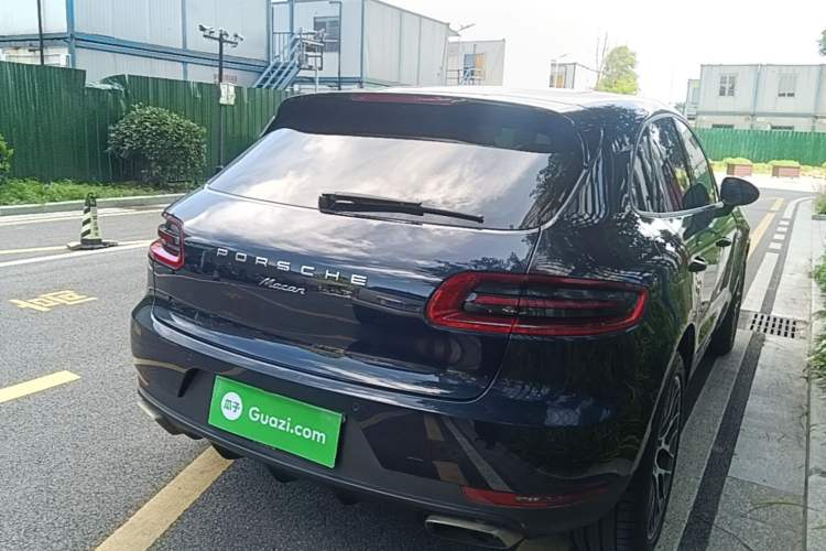 Used Porsche Macan 2017 Macan 2.0T Rear Right 45 Deg