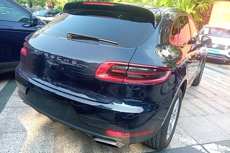 Used Porsche Macan 2017 Macan 2.0T Rear Right 45 Deg