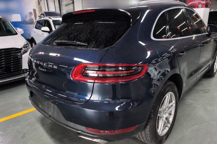 Used Porsche Macan 2017 Macan 2.0T Rear Right 45 Deg