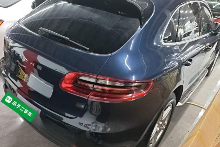 Used Porsche Macan 2017 Macan 2.0T Rear Right 45 Deg