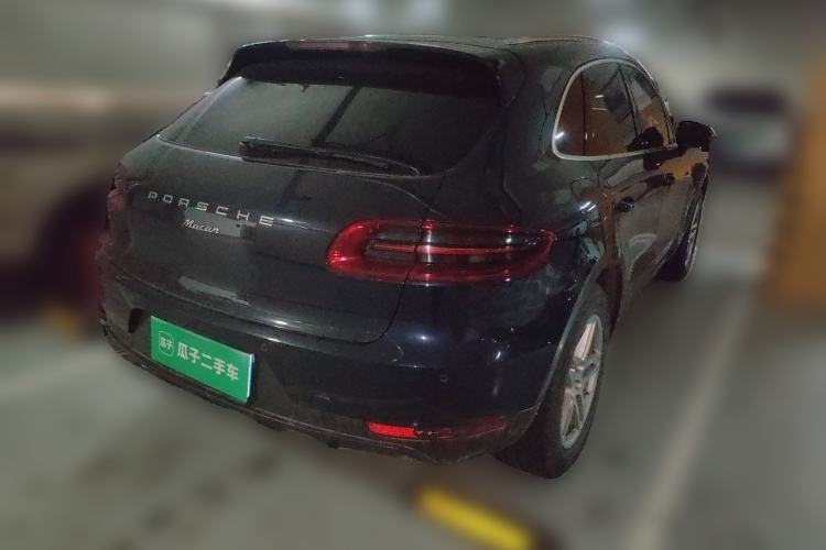 Used Porsche Macan 2017 Macan 2.0T Rear Right 45 Deg