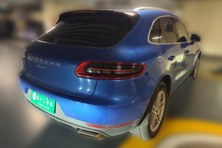 Used Porsche Macan 2017 Macan 2.0T Rear Right 45 Deg