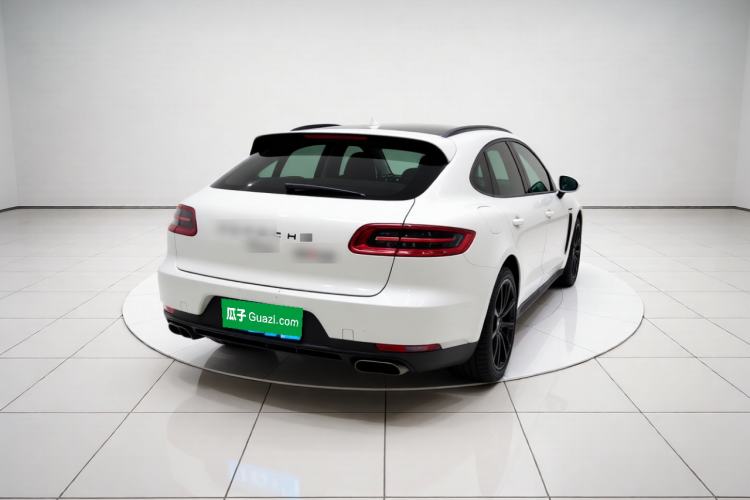 Used Porsche Macan 2017 Macan 2.0T Rear Right 45 Deg