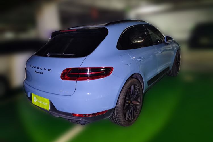 Used Porsche Macan 2017 Macan 2.0T Rear Right 45 Deg